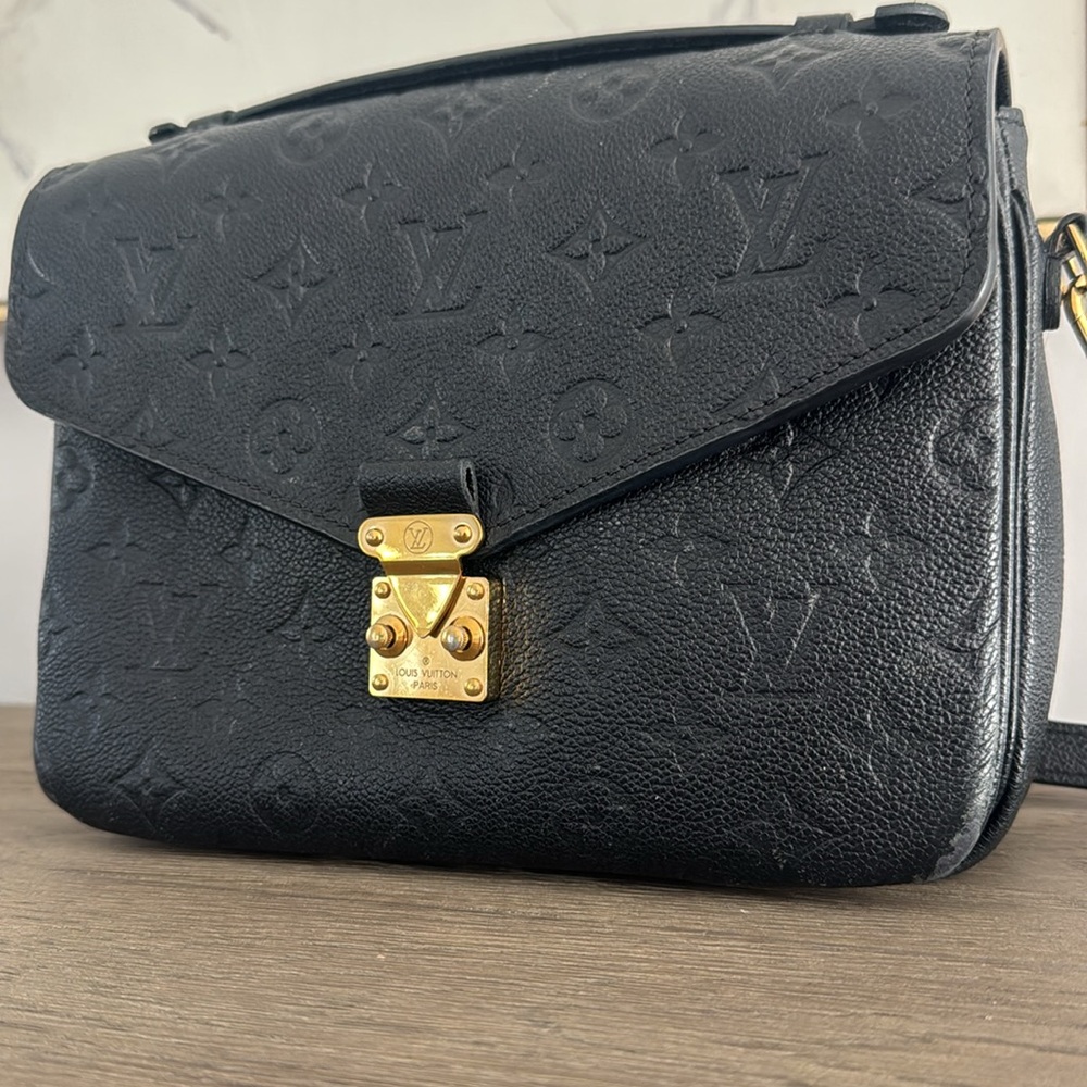 Louis Vuitton Pochette Métis handbag